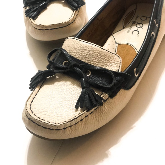 ⭐️LAST CHANCE⭐️ BornConcept Navy/White Loafer Sz7 - Picture 2 of 4